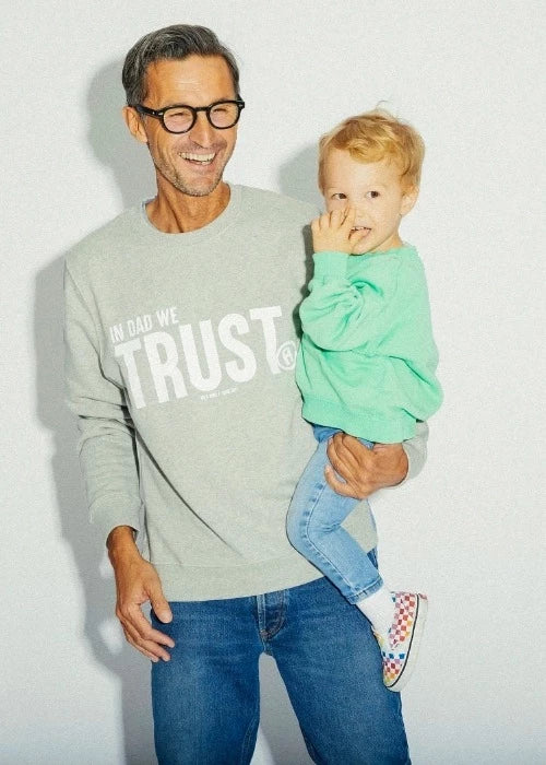 Sweatshirt Pullover Milk Away Papa Geschenk ideal für den Vatertag